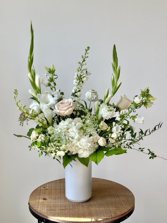 Garza Blanca - White Flowers Bouquet