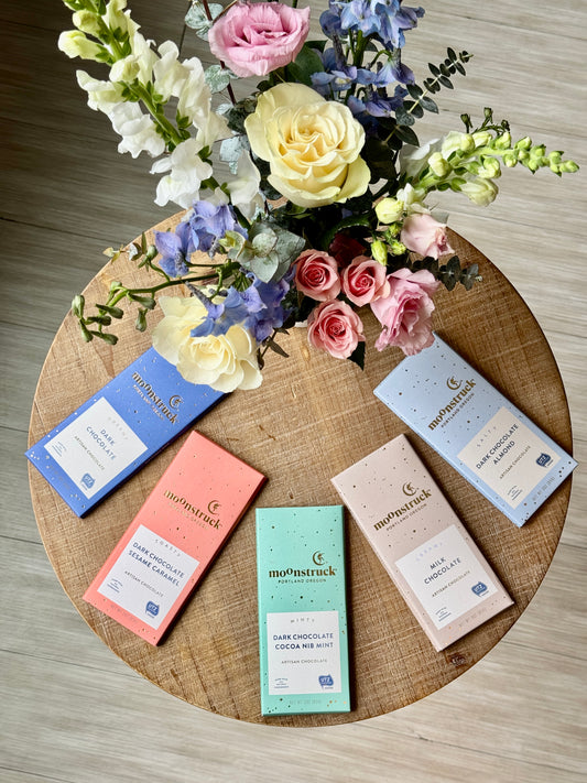 Canaima Floral Delight- Chocolate and Flowers in a vase