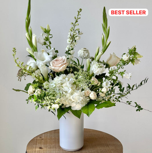 Garza Blanca - White Flowers Bouquet