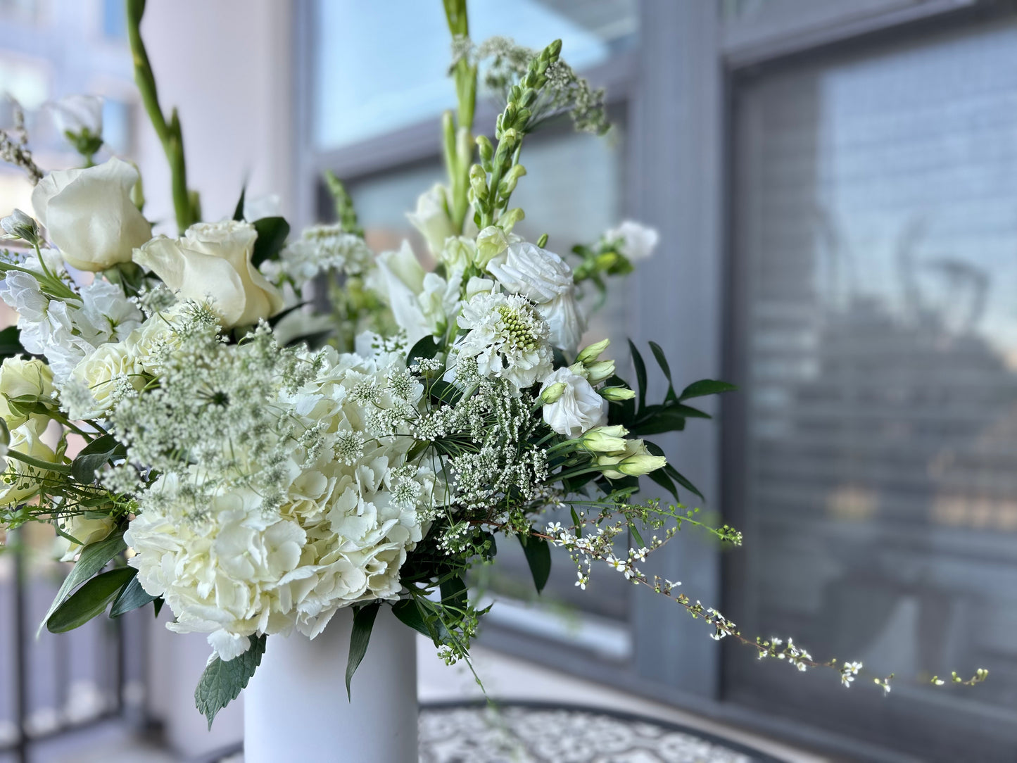 Garza Blanca - White Flowers Bouquet